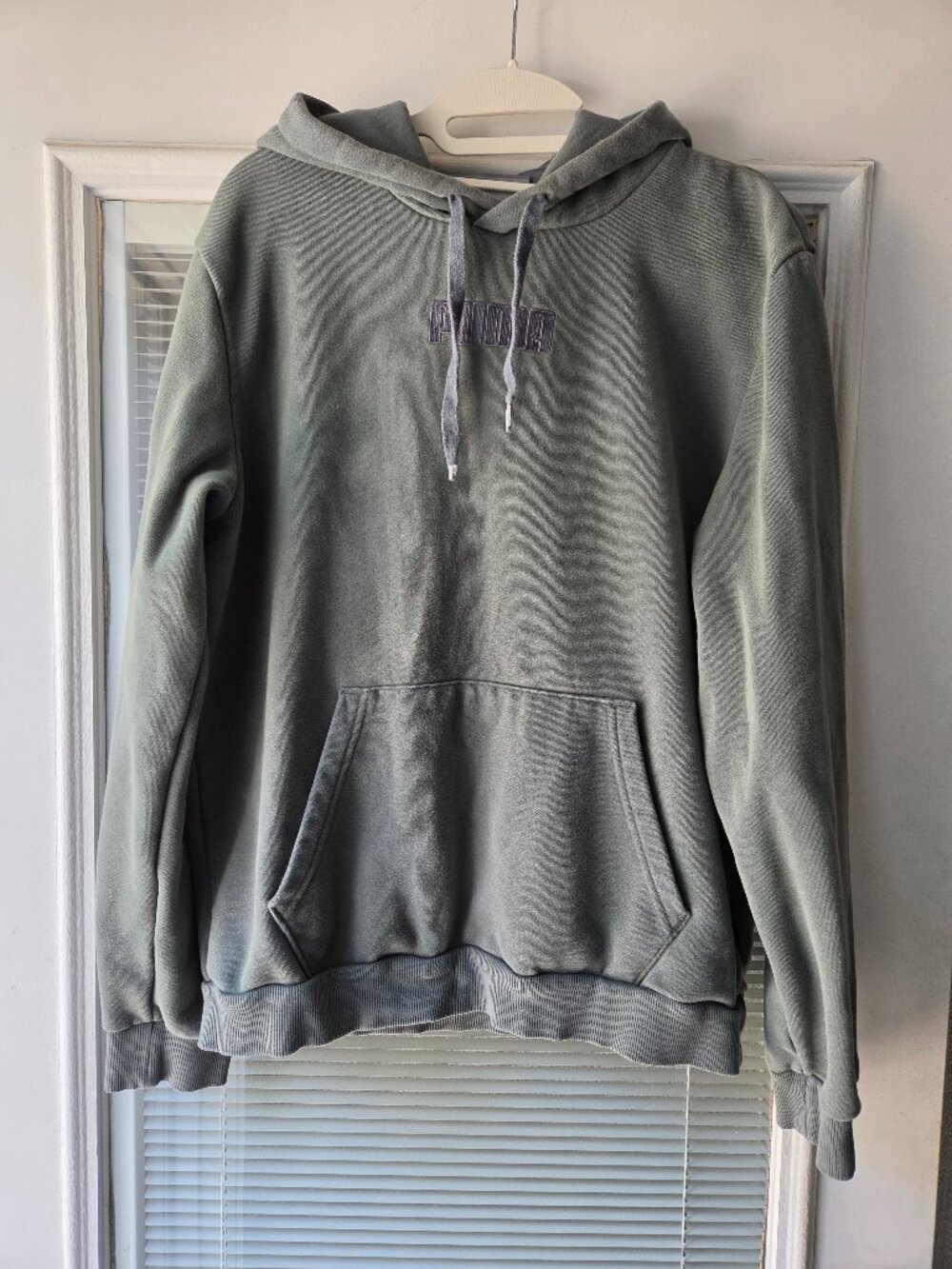 Puma sweatshirt men size M olive hoodie embossed logo.